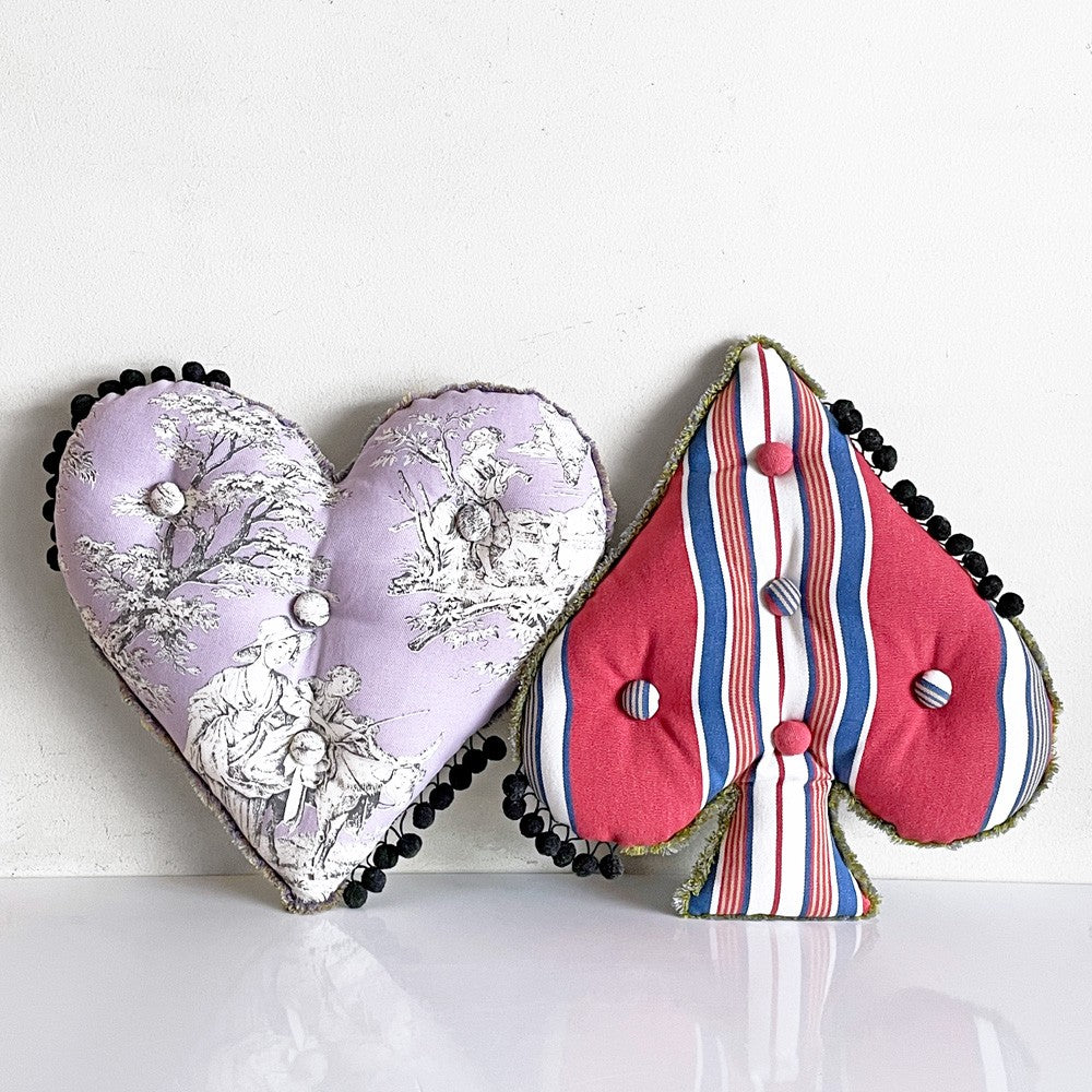 マウントハリ Mt.Hari スペード型 クッション 刺繍 H.P.DECO エイチピーデコシボネ cibone ATLIER取り扱い ■