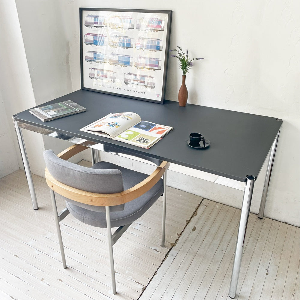 USMモジュラーファニチャー USM Haller USMハラーテーブル ワーキングデスク ダイニング チャコールリノリウム アジャスター 高さ調整機能付 スイス B★