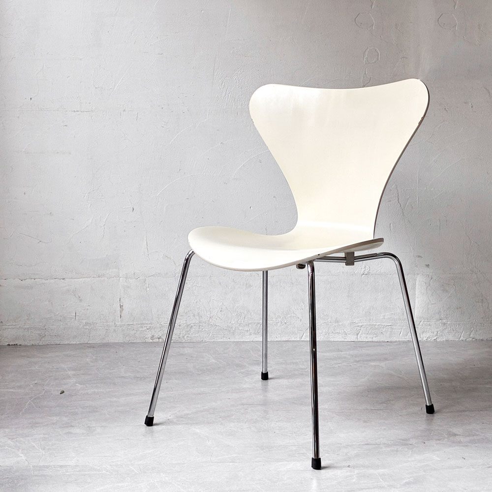 フリッツハンセン Fritz Hansen 3107 セブンチェア ホワイト ラッカー仕上げ スタッキング アルネ・ヤコブセン デンマーク 北欧家具 A ★