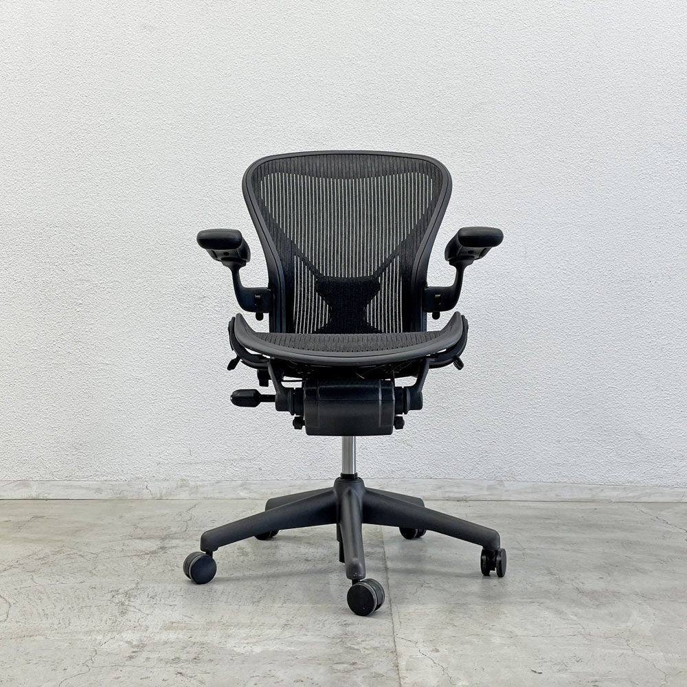 ハーマンミラー Herman Miller アーロンチェア クラシック Bサイズ ポスチャーフィット フル装備 グラファイトベース デスクチェア オフィスチェア 〓