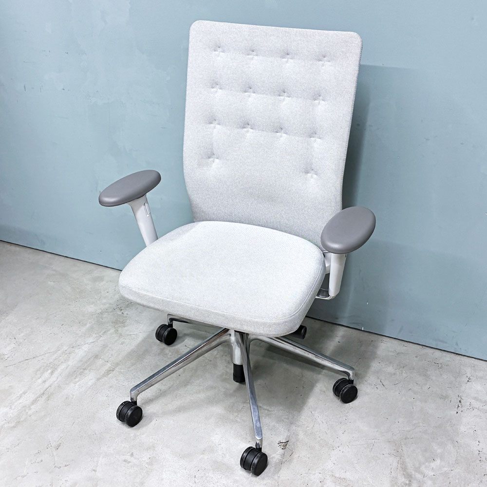 ヴィトラ vitra IDトリム ID Trim オフィスチェア デスクチェア ファブリックシート ライトグレー系 ハイバック 2Dアームレスト アントニオ・チッテリオ 参考定価￥209,000- ◎