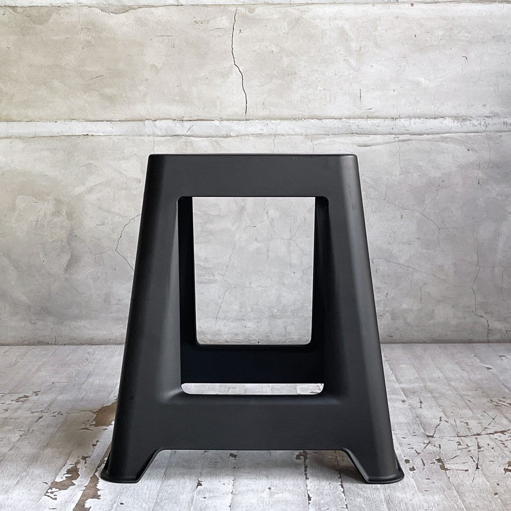 ヴィトラ vitra チャップ Chap コンスタンチン・グルチッチ スタッキングスツール サイドテーブル フットレスト ディープブラック スイス ♪