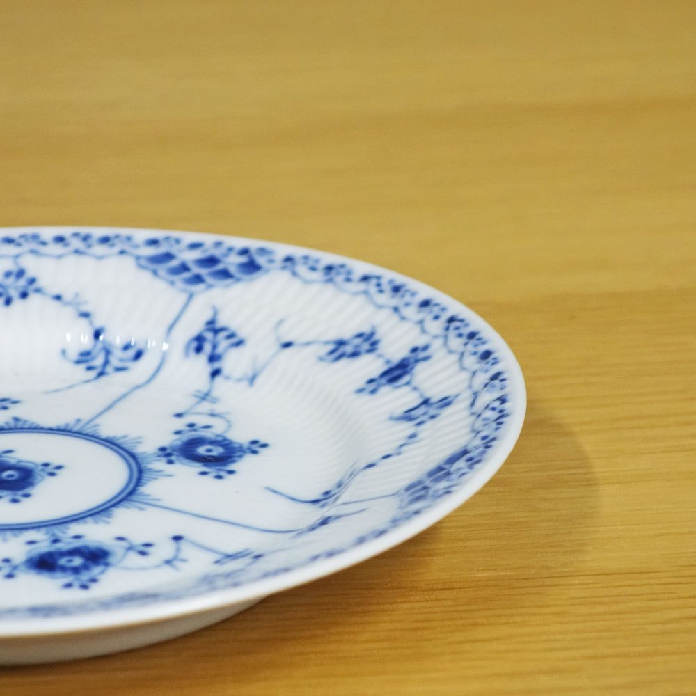 ロイヤルコペンハーゲン ROYAL COPENHAGEN ブルーフルーテッド ハーフレース プレート 17cm 北欧食器 C ◎