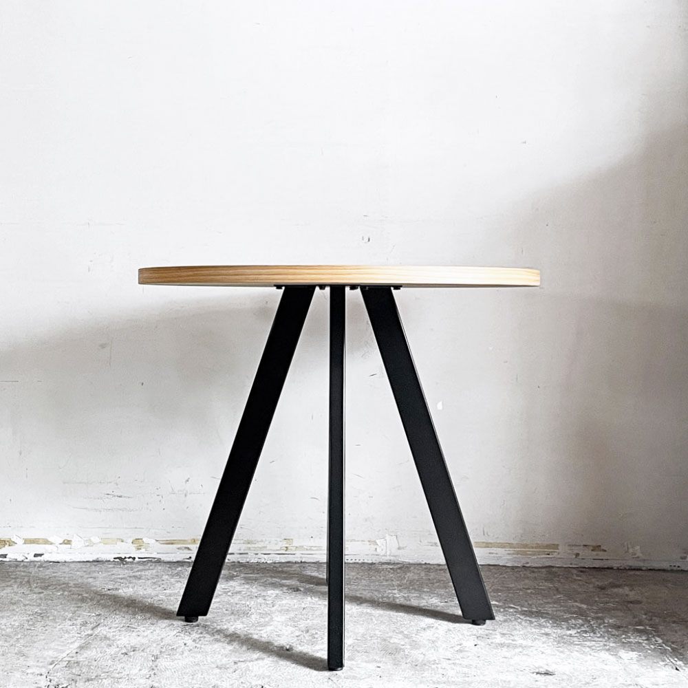 かなでもの KANADEMONO ザ・カフェテーブル THE CAFE TABLE Black Steel 4pin ラウンド Φ80cm リノリウム天板 ■