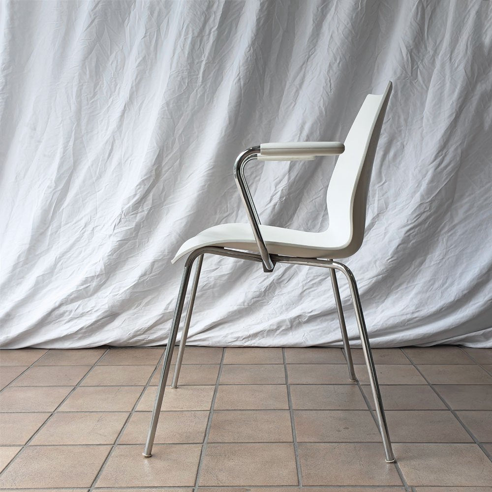 カルテル Kartell マウイチェア Maui アームチェア ホワイト系カラー ヴィコ・マジストレッティ スタッキングチェア イタリア ◇