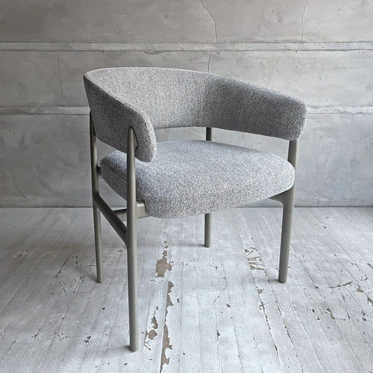 アルフレックス arflex リース LYS アームチェア ダイニングチェア グレー系ファブリック モダンデザイン イタリア パトリック・ノルゲ Patrick Norguet ♪