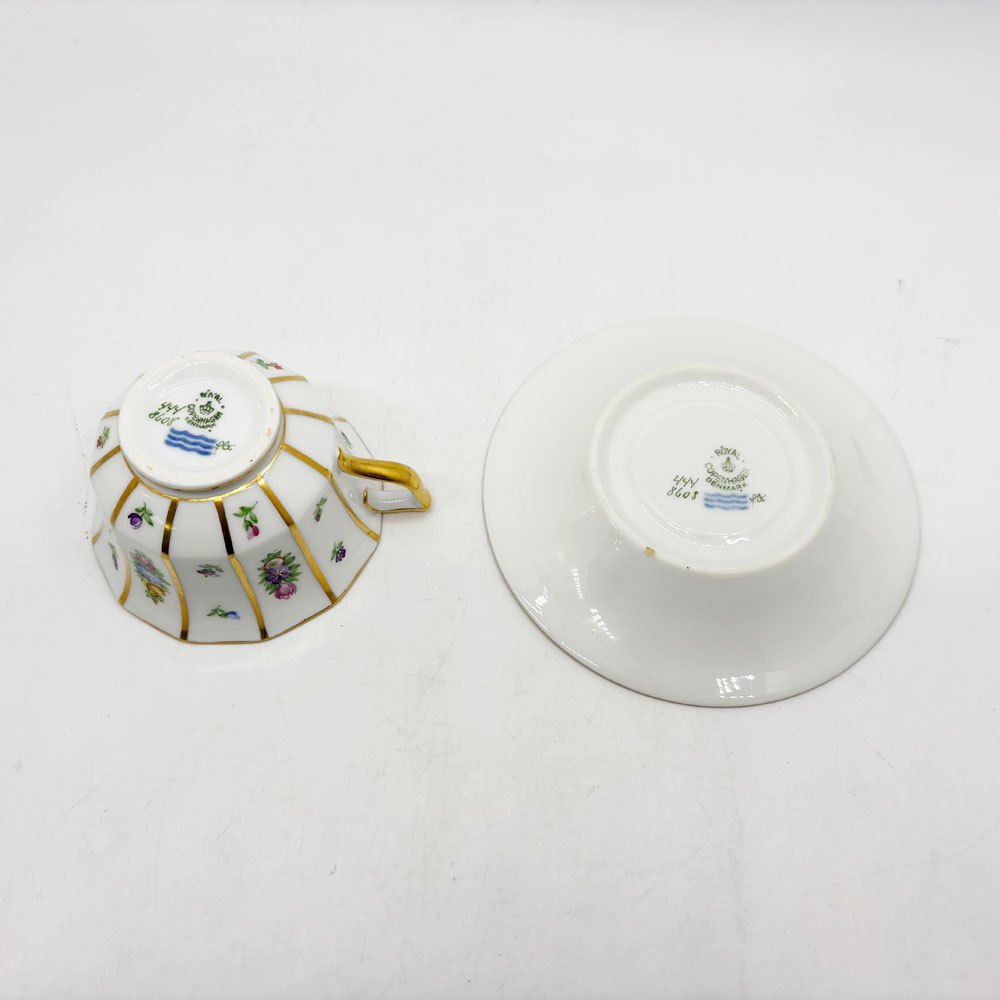 ロイヤルコペンハーゲン ROYAL COPENHAGEN ヘンリエッテ Henriette カップ＆ソーサー C&S 花柄 24K 金彩 デンマーク 北欧食器 希少 ●