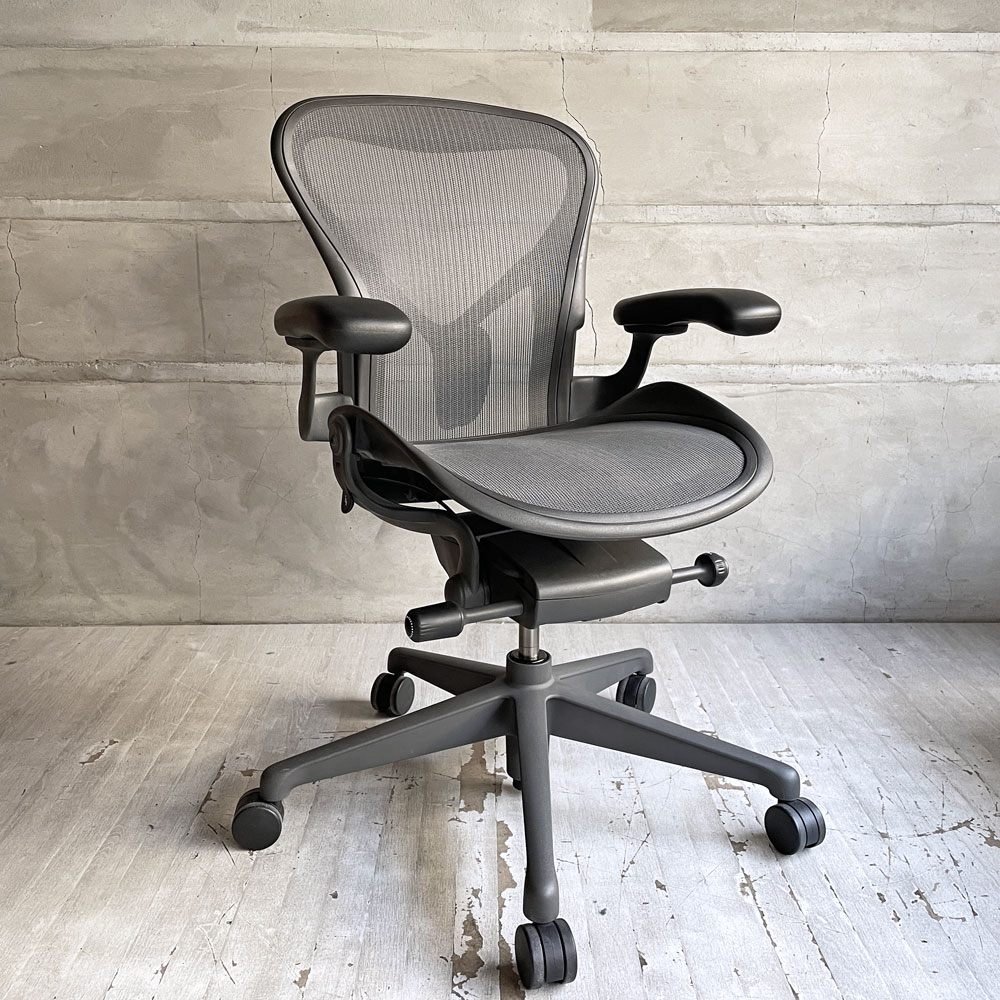 ハーマンミラー Herman Miller アーロンチェア Aサイズ リマスタード ライト グラファイトベース ビル・スタンフ ＆ ドン・チャドウィック ♪