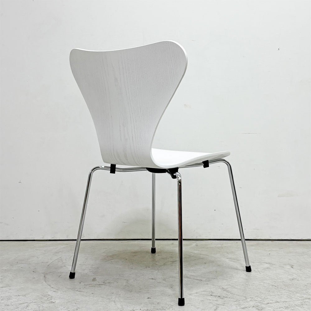 フリッツハンセン Fritz Hansen 3107 セブンチェア カラードアッシュ ホワイト スタッキング アルネ・ヤコブセン デンマーク 北欧家具 ●