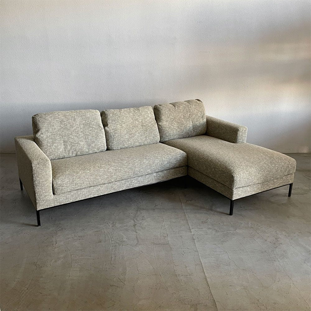 カッシーナ・イクスシー Cassina IXC. グラブ ホーム システム ソファ GRAB home* System Sofa シリーズ G-03 2人掛け右片アーム & G-06 ロングシート 左片アーム & G-08 バックレストクッション×3個 カウチソファ セット 合計参考価格1,599,400円の品 FUN E240M エクリュ Eランク生地 〓