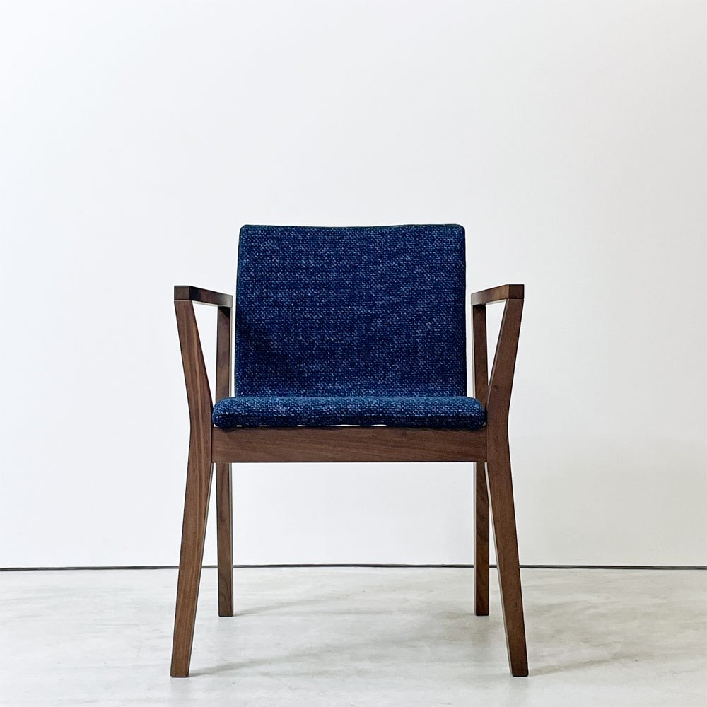 ニッポネア NiPPONAIRE マツカゼ ダイニングチェア アームチェア ウォールナット材 関家具 展示未使用品 ●