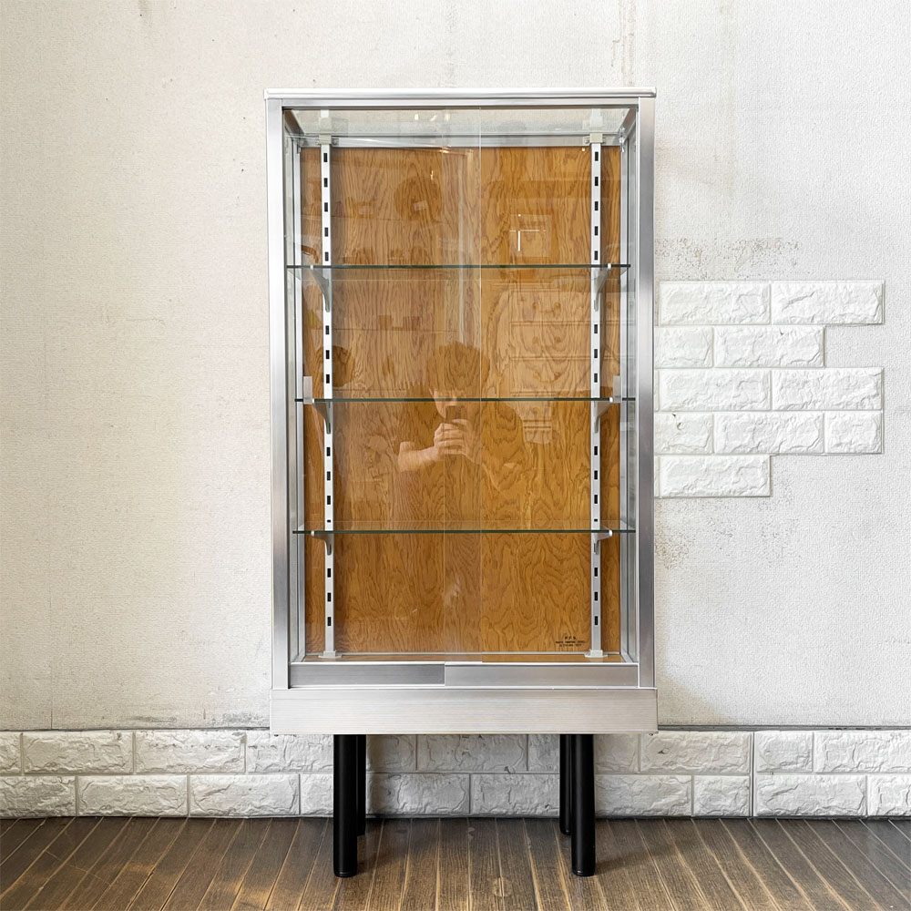 パシフィックファニチャーサービス PACIFIC FURNITURE SERVICE P.F.S. アルミナム ALUMINIUM GLASS CASE ガラスケース AL-60 オーク材 スチール脚 W60cm 定価￥121,000 - ◎