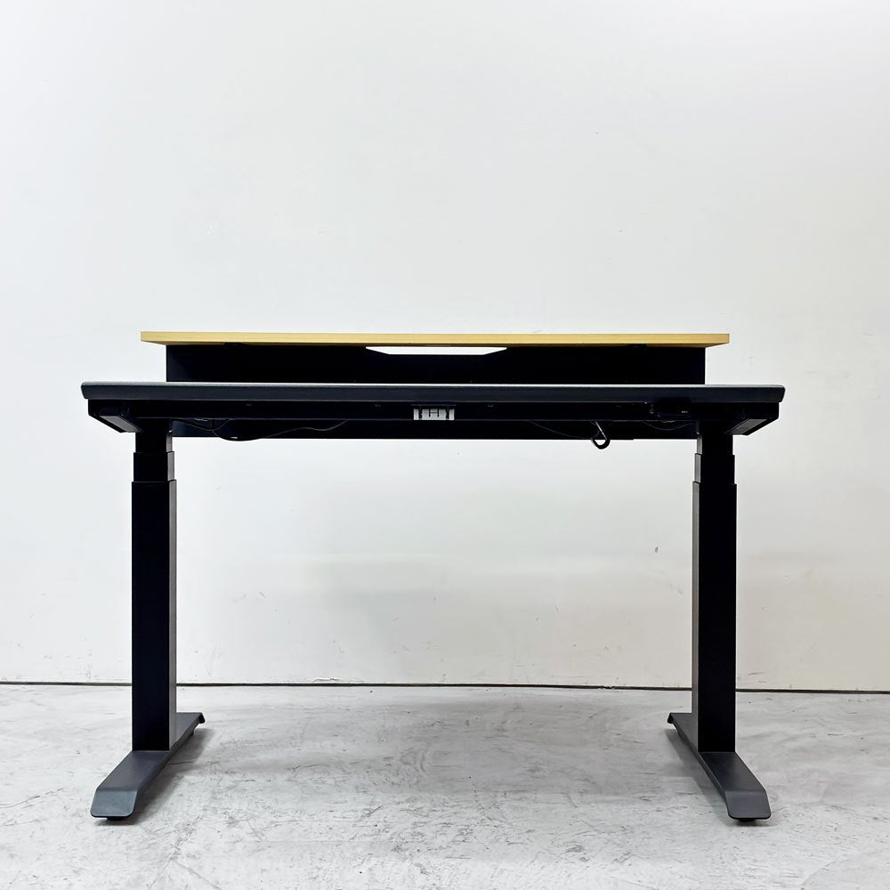 コクヨ KOKUYO ハイエンドシリーズ シークエンス SEQUENCE 電動昇降デスク W1150 チルトテーブル ベーシックレバー ハイグレードカラー ウォームミディアム天板×ブラック脚 定価￥294,910- ●