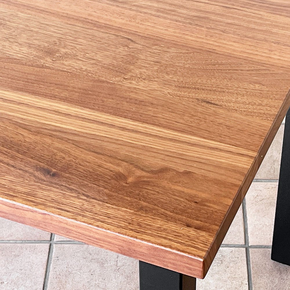 かなでもの KANADEMONO ザ・テーブル THE TABLE デスク W140xD74.5cm ウォールナット スクエアバー脚 配線孔オプション スリット ◇
