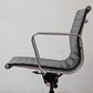 ハーマンミラー Herman Miller イームズアルミナムグループチェア マネージメントチェア アルミバフベース ガス圧昇降仕様 5本脚 キャスタータイプ 本革 イームズ E ●
