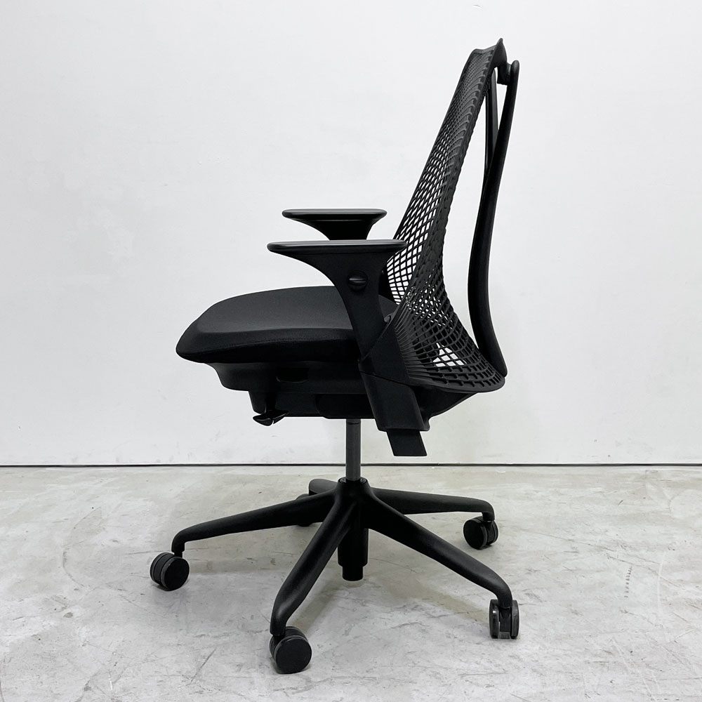 ハーマンミラー HermanMiller セイルチェア SAYL Chair デスクチェア ブラック サスペンションミドルバック アジャスタブルアーム キャスター付 イヴ・ベアール ●