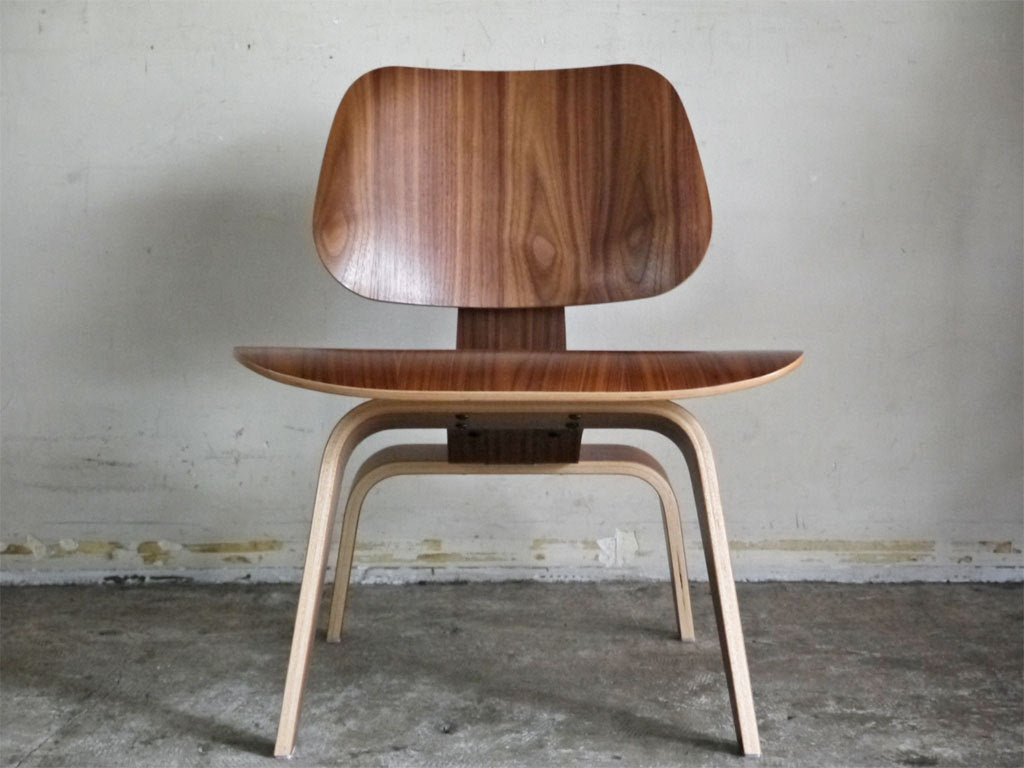 LCW ラウンジチェア ウッドレッグ Molded Plywood Lounge Chair ウォールナット ■