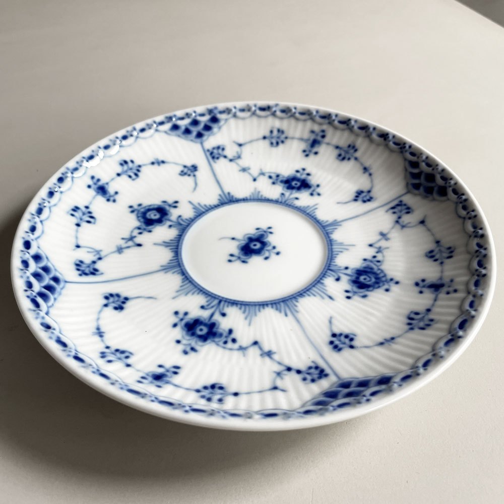 ロイヤルコペンハーゲン ROYAL COPENHAGEN ブルーフルーテッド ハーフレース スープカップ&ソーサー 陶器 北欧食器 廃番 箱付き 未使用 B ♪