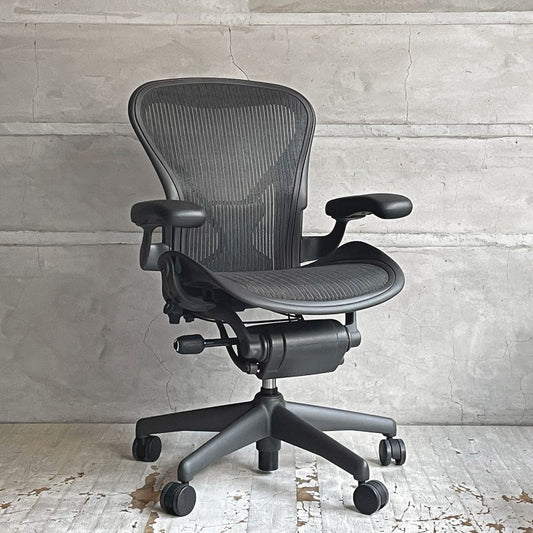 ハーマンミラー HermanMiller アーロンチェア ライト Aサイズ クラシックカーボンメッシュ ポスチャーフィット グラファイトベース アーム固定 ♪