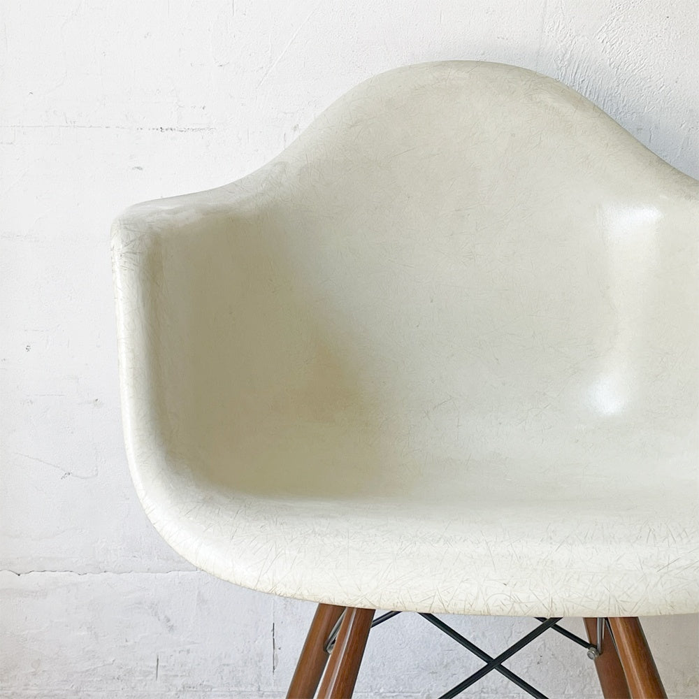 ハーマンミラー Herman Miller アームシェルチェア セカンド 2nd ビンテージ FRP ダヴェルベース パーチメント イームズ ミッドセンチュリー ★
