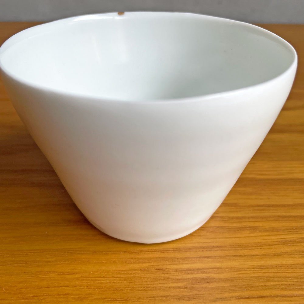 黒田泰蔵 白磁 フリーカップ ぐい吞み 猪口 Tマーク 金継ぎ 補修痕有り 陶芸 陶器 現代作家 Φ9cm A  ♪