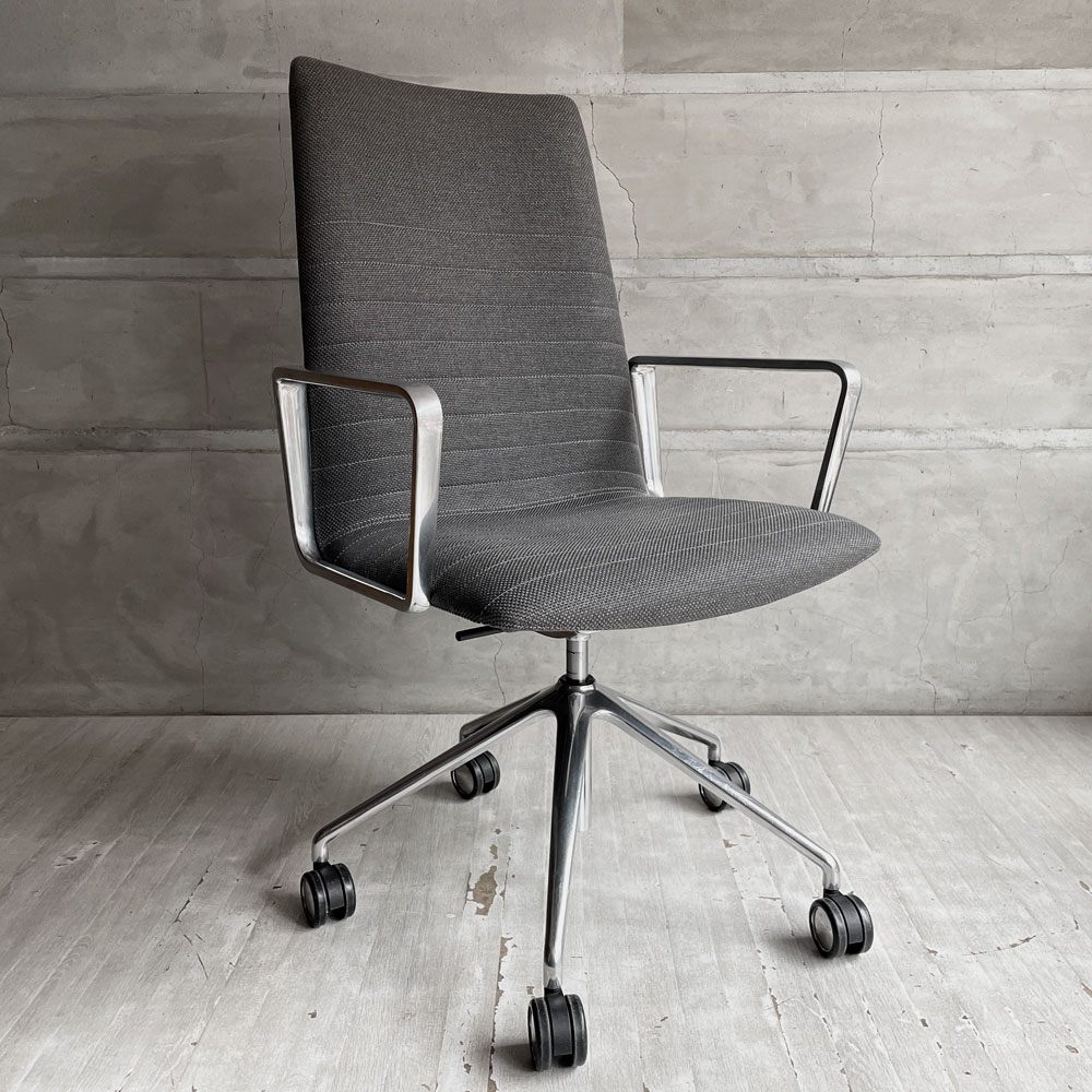 アンドリューワールド Andreu World フレックス エグゼクティブ Flex Executive インターミディエイトバック アームチェア デスクチェア アルミ キャスターベース ガス圧昇降 参考価格 ¥295,460-♪