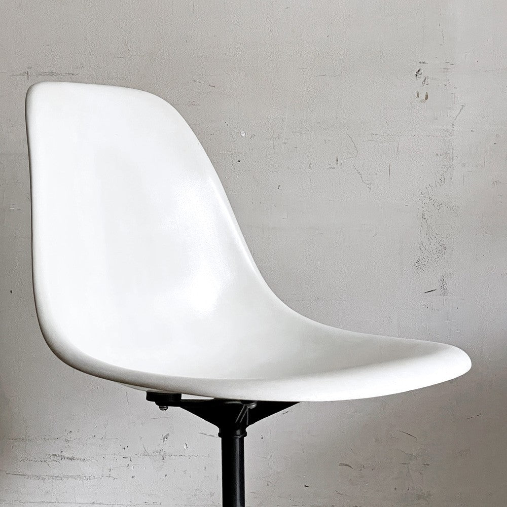 ハーマンミラー Herman Miller サイドシェルチェア セカンド 2nd FRP パーチメントカラー キャスターベース イームズ ビンテージ ■