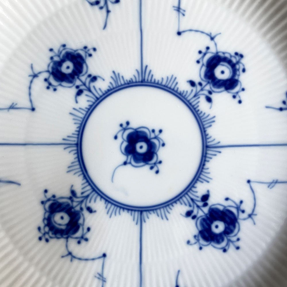 ロイヤルコペンハーゲン ROYAL COPENHAGEN ブルーフルーテッド ハーフレース ディーププレート 25.5cm 深皿 丸皿 陶器 北欧食器 廃番 美品 E ♪