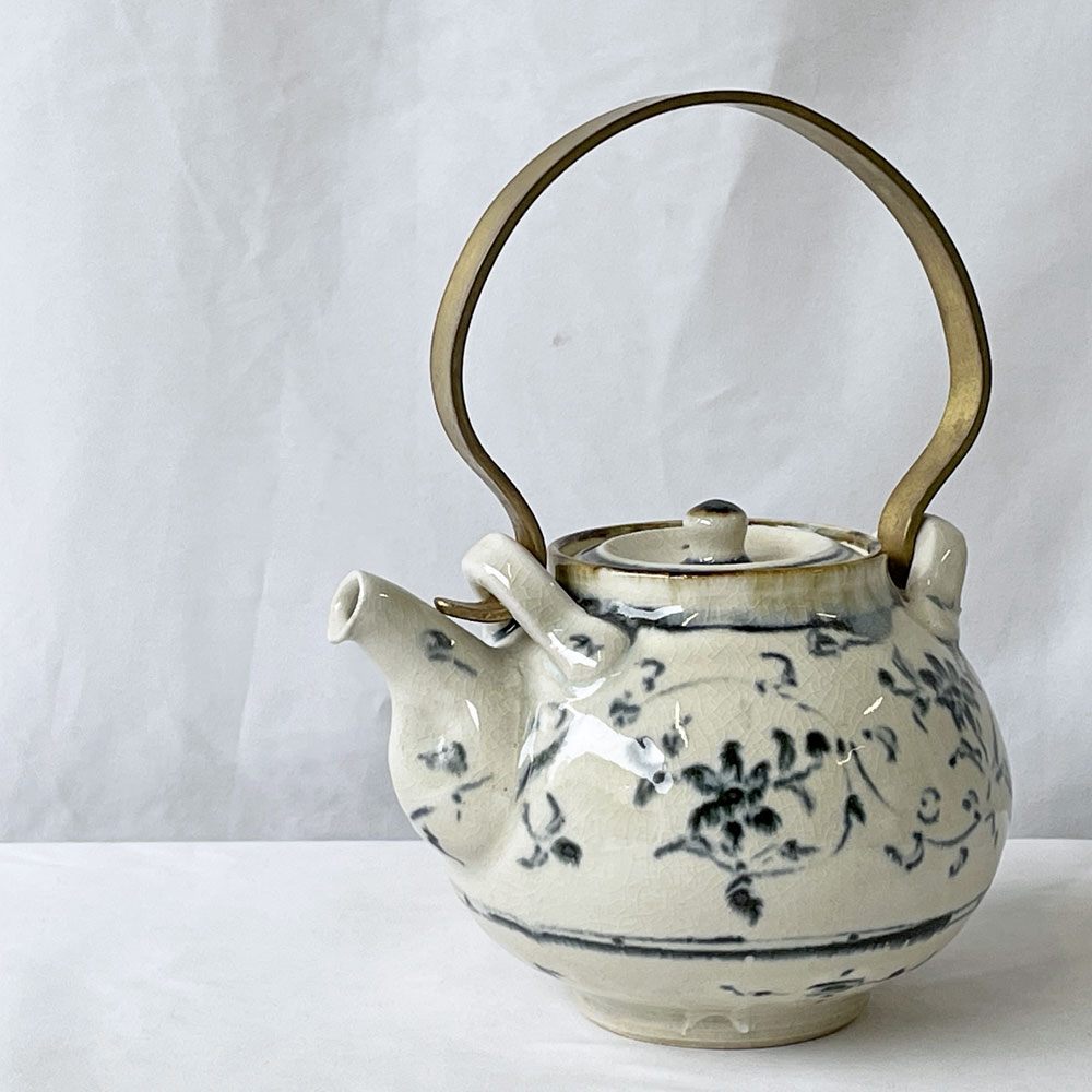 藤田佳三 染付急須 ポット 把手付き 陶器 真鍮 植物 花 現代作家 ◇