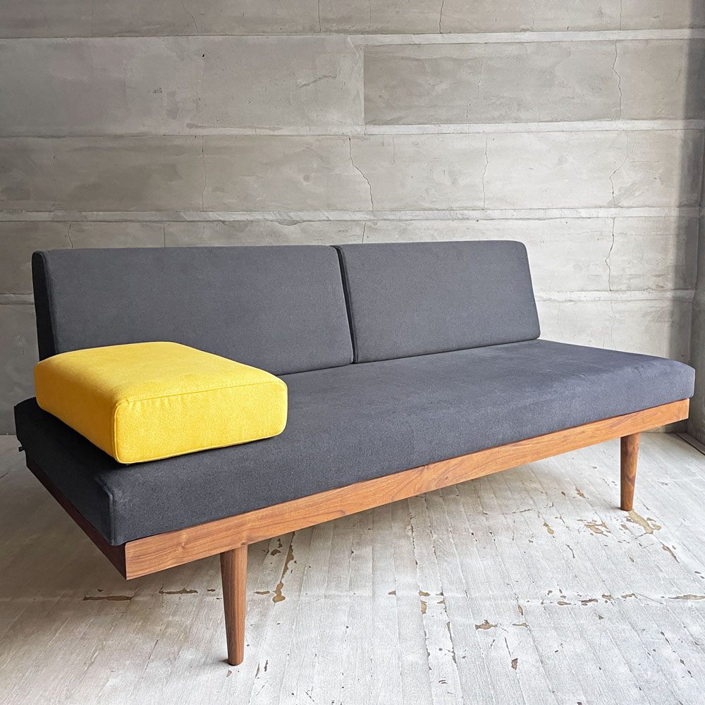 カーフ karf モジュラー ソファベッド Modular Sofa Bed W160 タイプA サイドクッション付き デイベッド 2Pソファ 2人掛け フルカバーリング ウォールナット材 参考定価￥324,500～ ♪