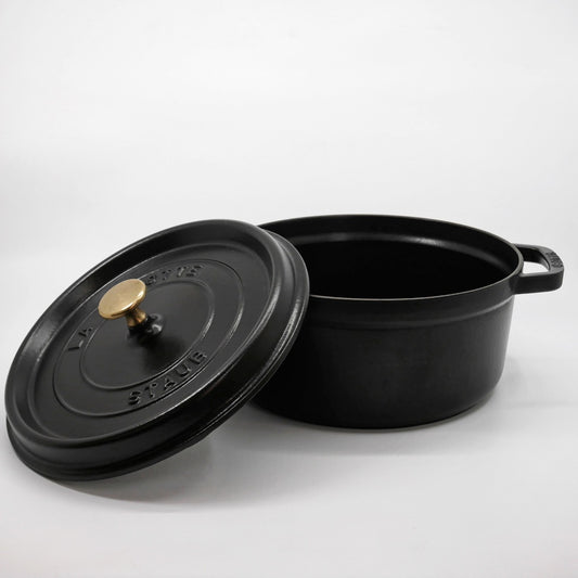 ストウブ STAUB ピコ ココット ラウンド 両手鍋 ブラック 24cm 鋳物 キャセロール ガス オーブン IH対応 フランス ●