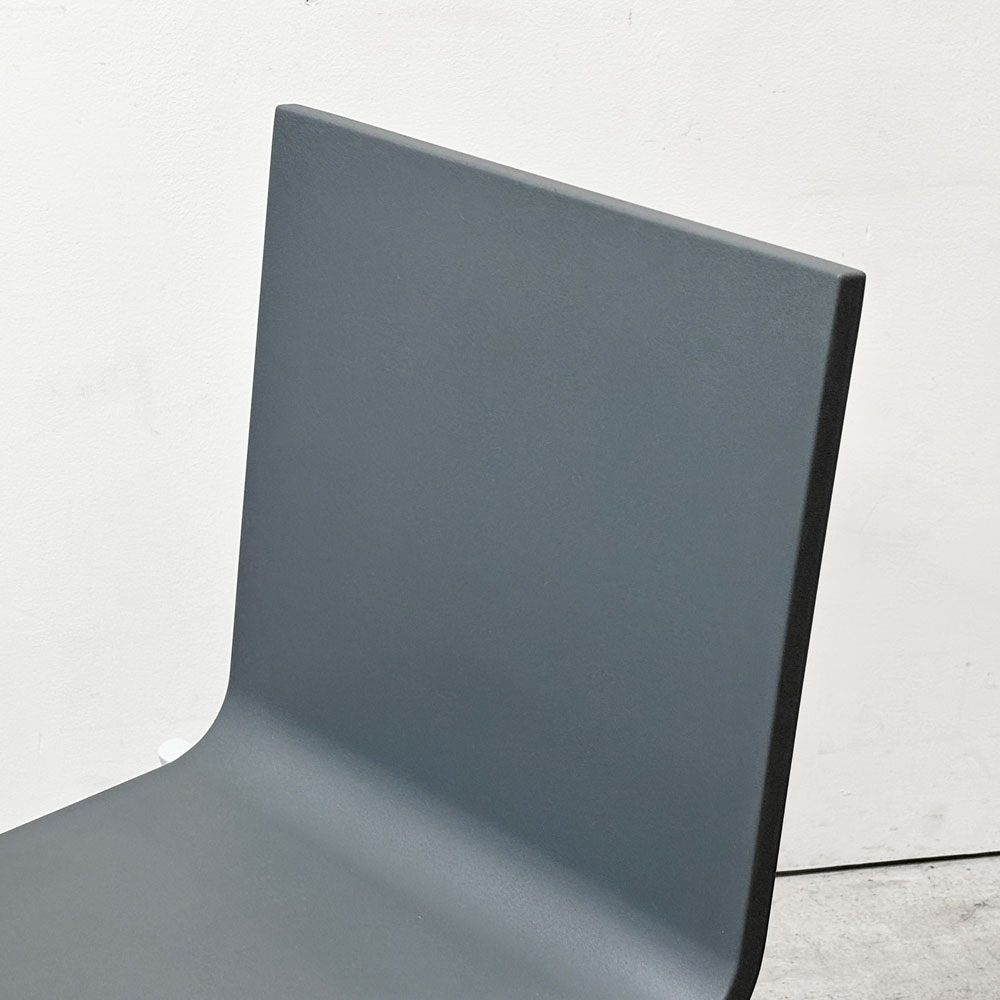 ヴィトラ vitra. ゼロスリー .03 ダイニングチェア スタッキングチェア マールテン・ヴァン・セーヴェレン Maarten Van Severen ダークグレー ●