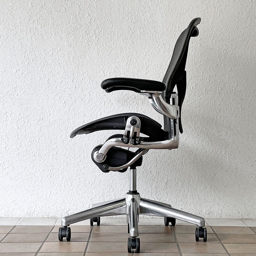ハーマンミラー Herman Miller アーロンチェア Bサイズ ポスチャーフィット クラシックカーボンメッシュ ポリッシュドアルミベース ビル・スタンフ ＆ ドン・チャドウィック ◇