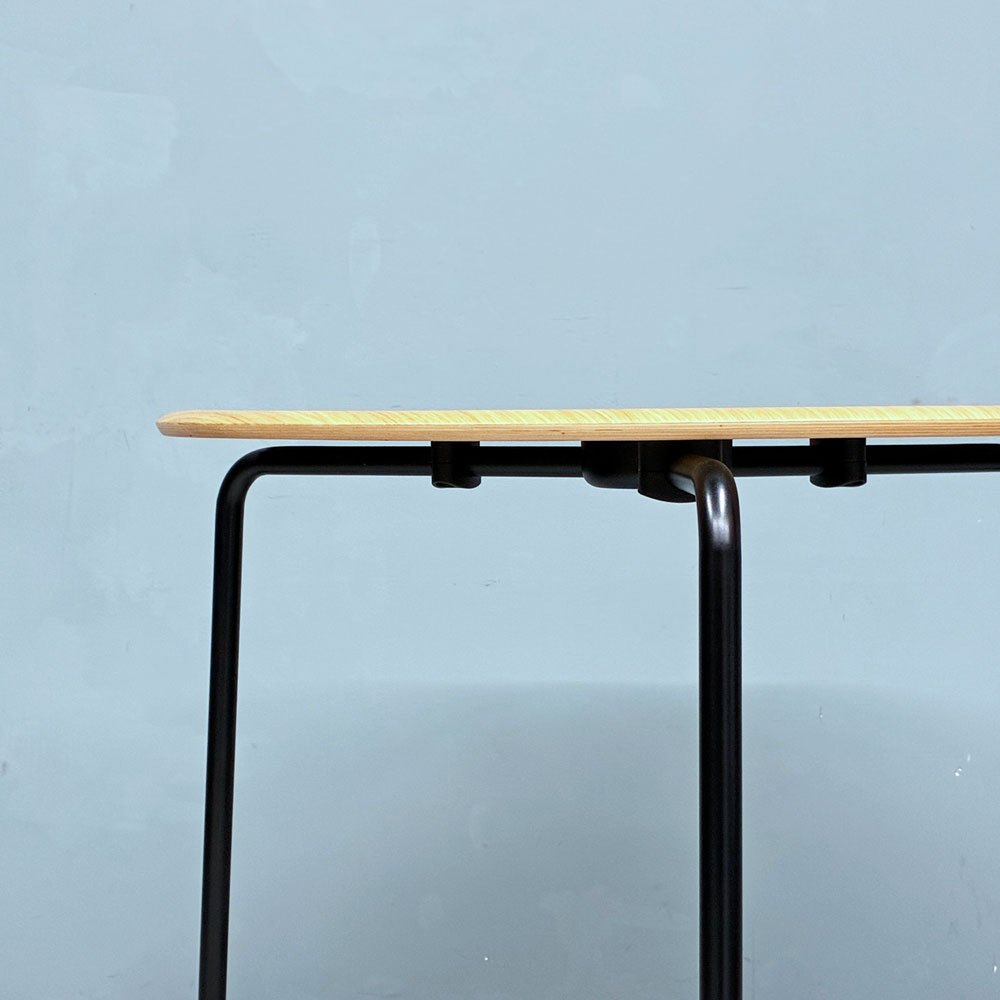 エンゲルブレヒト Engelbrechts ケヴィ KEVI 2010 ダイニングテーブル オーク材 プライウッド カフェテーブル 70cm 3本脚 ヨルゲン・ラスムッセン デンマーク 未使用品 A ◎