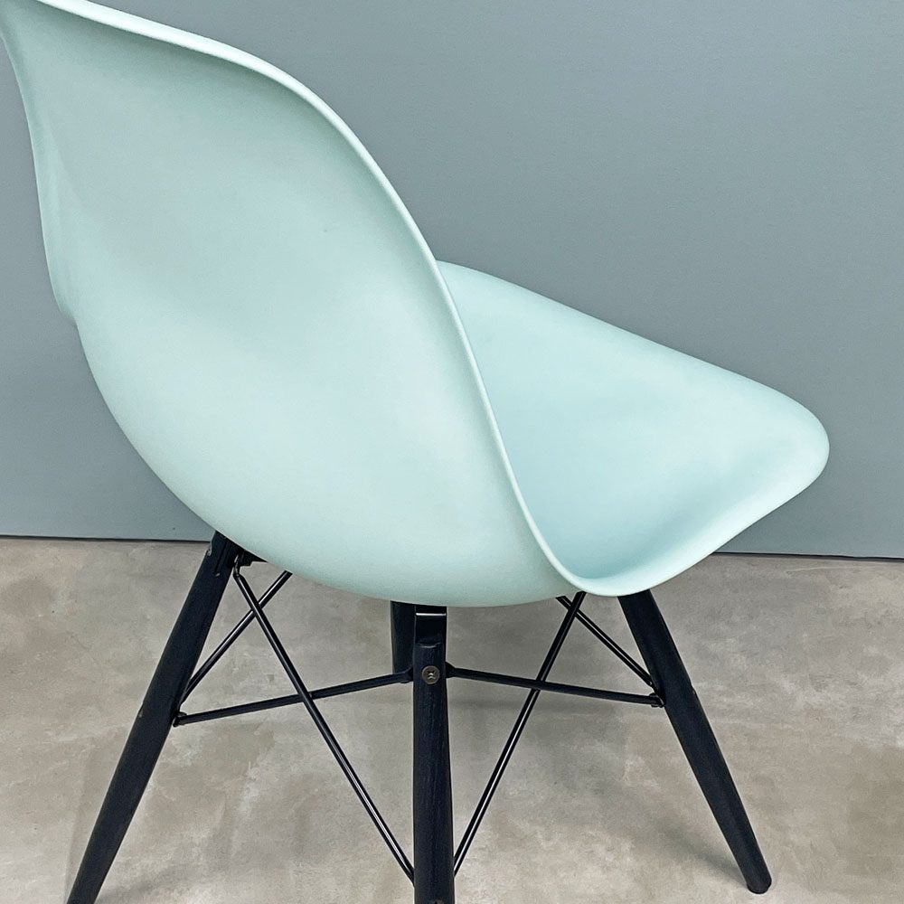 ハーマンミラー HermanMiller サイドシェルチェア ドゥエルレッグ DSW アクアスカイ × エボニー ポリプロピレン製 イームズ ミッドセンチュリー B ◎