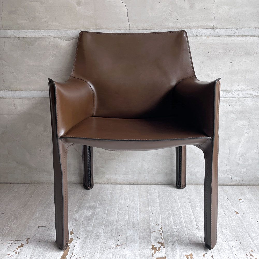 カッシーナ Cassina キャブアームチェア 413 CAB ダイニングチェア レザー 本革 マリオ・ベリーニ イタリアモダン 定価￥594,000- ♪