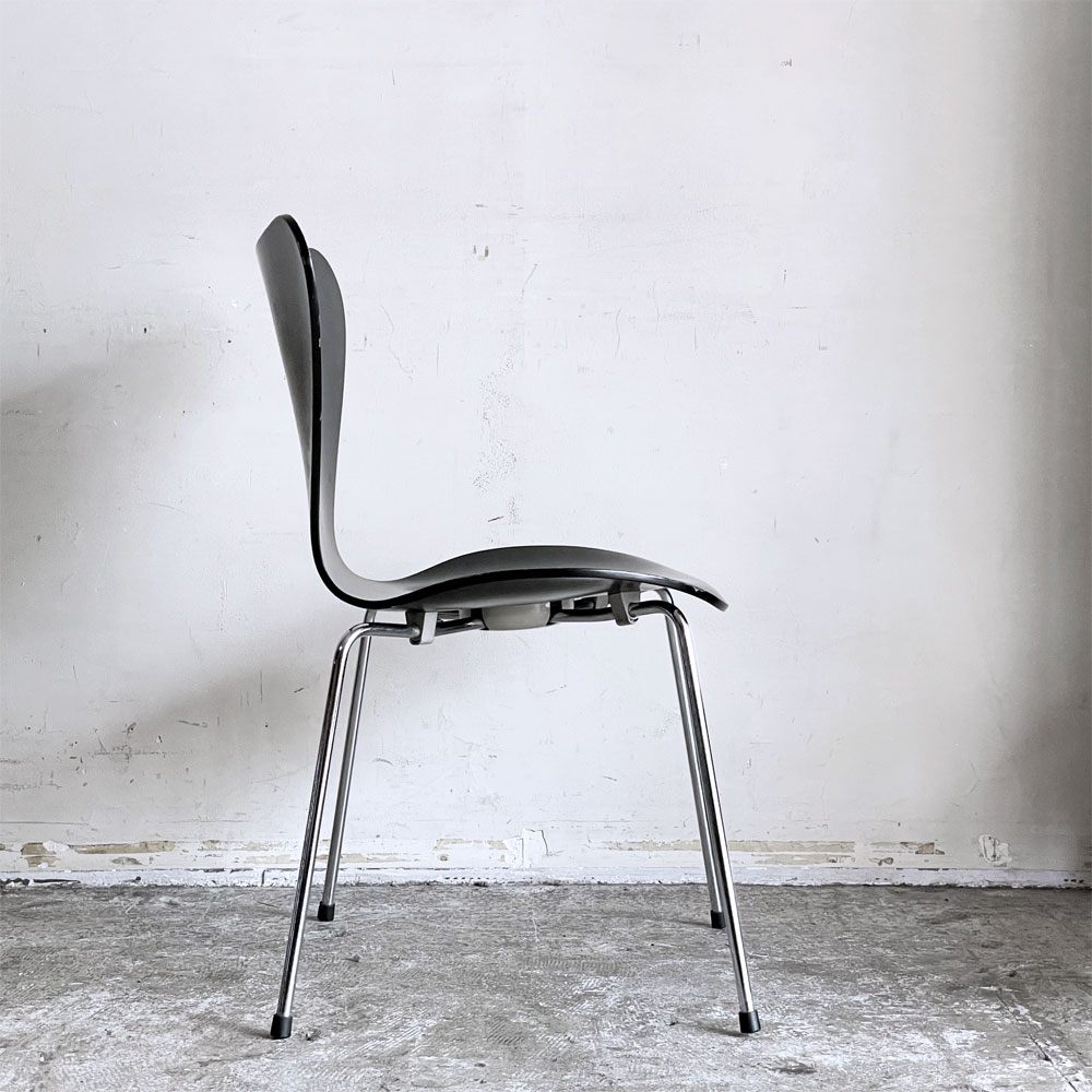 フリッツハンセン Fritz Hansen セブンチェア ブラックラッカー アルネ・ヤコブセン スタッキングチェア デンマーク 1997年製 D ■