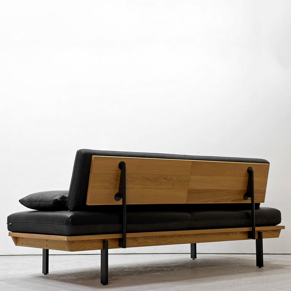 カーフ Karf ホルツ HOLZ 3Pソファ スタイルA クッション2個付き 片アーム 本革×ファブリック リバーシブル オーク無垢材 スチールレッグ ●