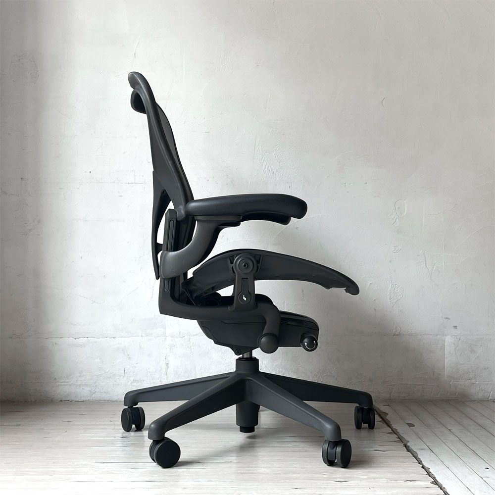 ハーマンミラー Herman Miller アーロンチェア デスクチェア リマスタード ライト Bサイズ グラファイトベース ビル・スタンフ ＆ ドン・チャドウィック ポスチャーフィット ★
