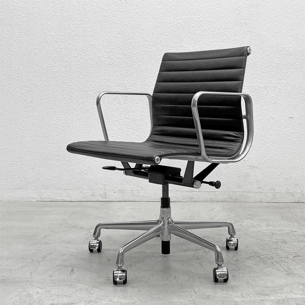 ハーマンミラー Herman Miller イームズアルミナムグループチェア マネージメントチェア アルミバフベース ガス圧昇降 5本脚 キャスター 本革 〓