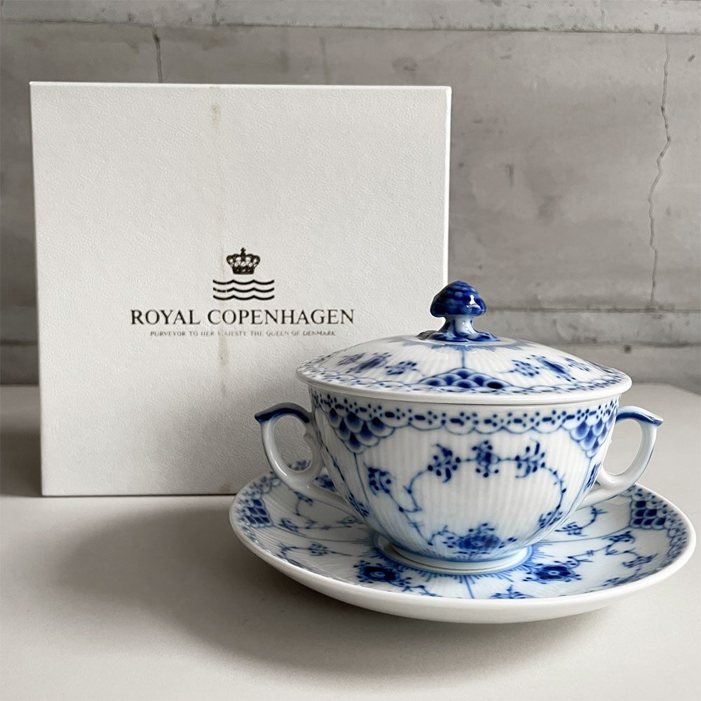 ロイヤルコペンハーゲン ROYAL COPENHAGEN ブルーフルーテッド ハーフレース スープカップ&ソーサー 陶器 北欧食器 廃番 箱付き 未使用 F ♪