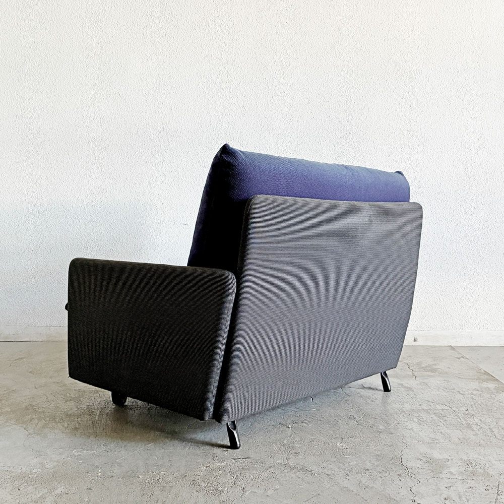 カッシーナイクスシー Cassina ixc. カレス CARESS 1シーターソファ 1人掛け ファブリック グレー×ネイビー モールドウレタン キャスター付 参考価格28万円 廃番 A 〓