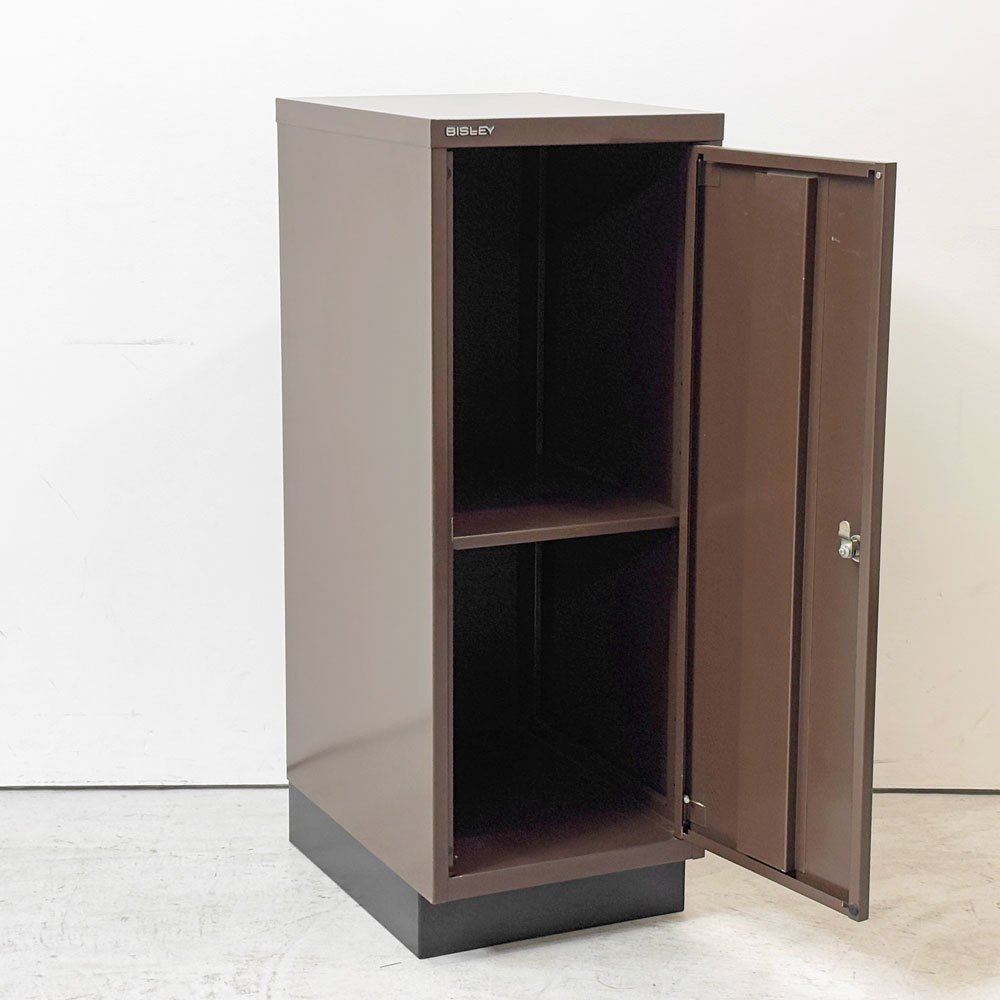 ビスレー BISLEY A4 39/1 キャビネット 1ドア 35x46xH94cm ブラウン オフィス 店舗什器 イギリス 鍵欠品 現状品 ●