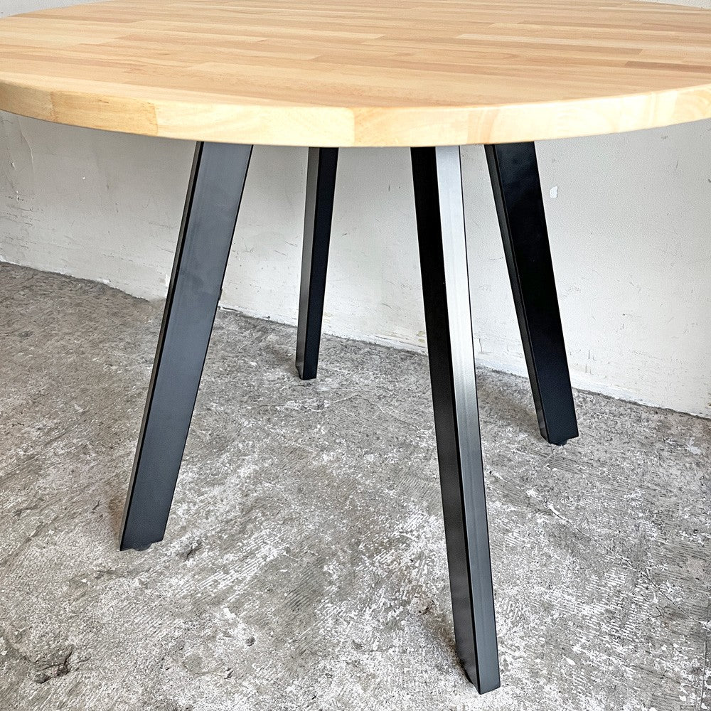 かなでもの KANADEMONO ザ・カフェテーブル THE CAFE TABLE Black Steel 4pin ラウンド ラバーウッド材 ナチュラル Φ90cm ■