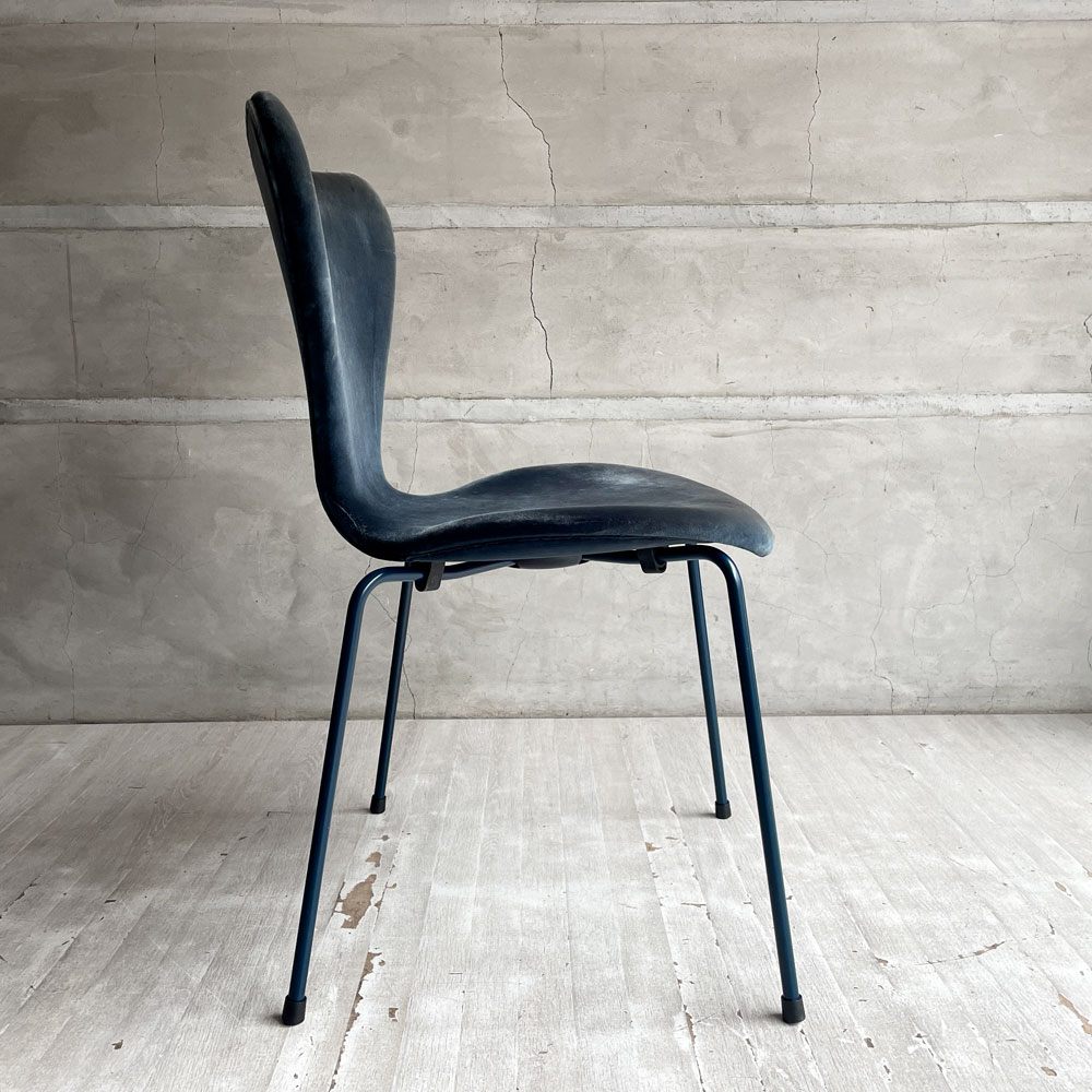 フリッツハンセン Fritz Hansen 3107 セブンチェア フルパティング ベルベット生地 ミッドナイトブルー アルネ・ヤコブセン デンマーク 北欧家具 B ♪