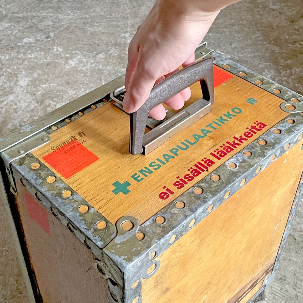 フィンランド ビンテージ 木製救急箱 メディカルボックス ツールボックス 小物入れ 軍物 ミリタリー Savopak Oy VARKAUS 北欧  ■