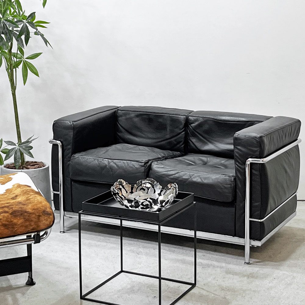 カッシーナ Cassina LC2 ソファ 2シーター ポリエステルパッディング仕様 クローム  ル・コルビジェ ピエール・ジャンヌレ シャルロット・ペリアン MoMA 名作 ●