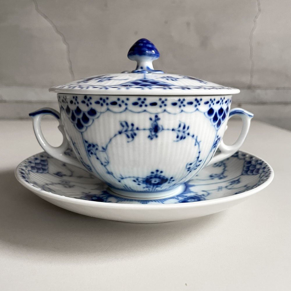 ロイヤルコペンハーゲン ROYAL COPENHAGEN ブルーフルーテッド ハーフレース スープカップ&ソーサー 陶器 北欧食器 廃番 箱付き 未使用 E ♪