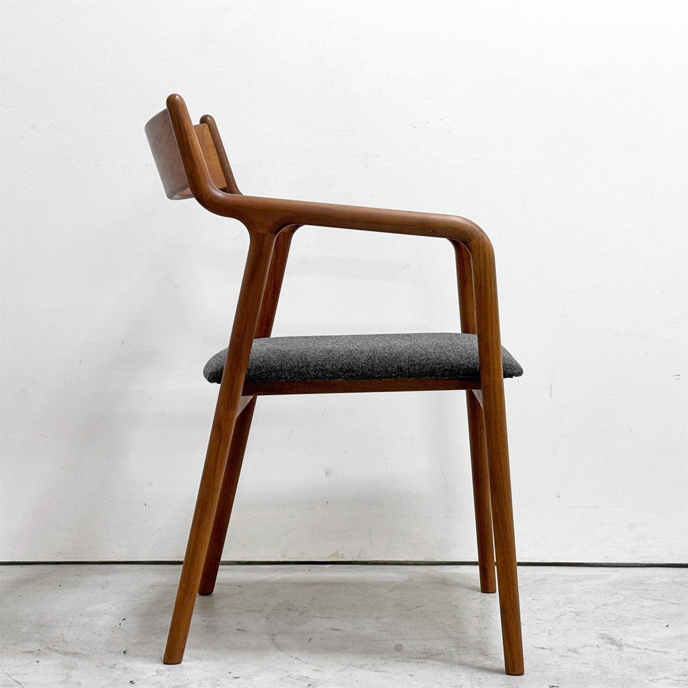 宮崎椅子製作所 ペペチェア PEPE side chair 背無垢タイプ ウォールナット ファブリック グレー系カラー フィンガージョイント 村澤一晃 参考定価￥77,440- B ●