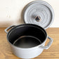ストウブ Staub ピコ ココット ラウンド 両手鍋 ホーロー鍋 グレー 18cm フランス製 箱付き 美品 ■